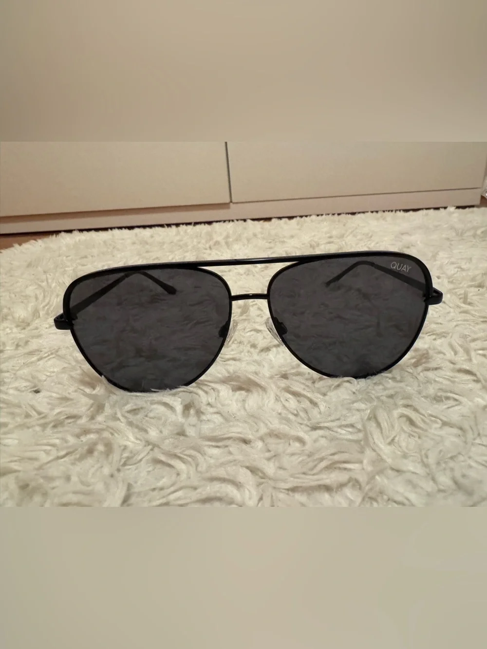 Quay Australia Black Aviator Sunglasses with Orange Pouch